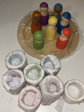 Rainbow '7 Friends' Set of Wooden Sorting & Matching Rainbow Peg Dolls with Tray